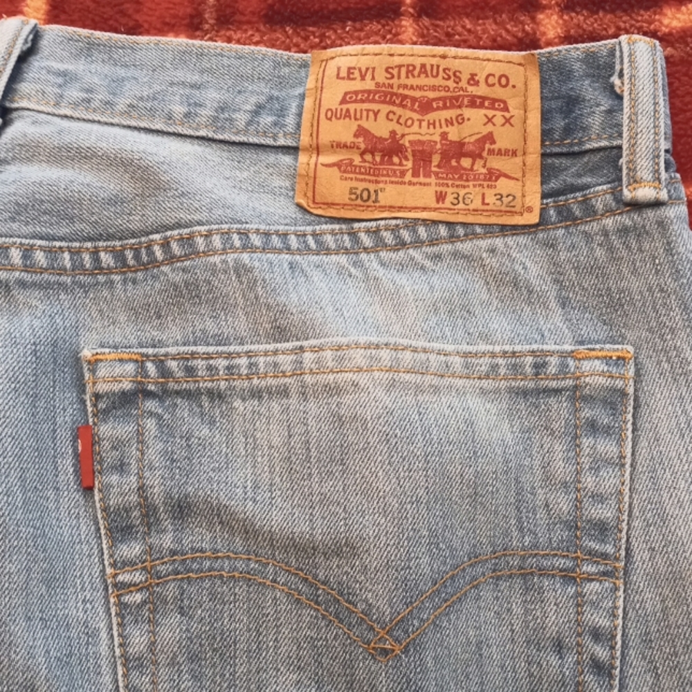 Levi's 501 faded wash button fly. 36x32